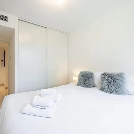 Beautiful And Spacious 2 Bed With Pool Lägenhet Antibes
