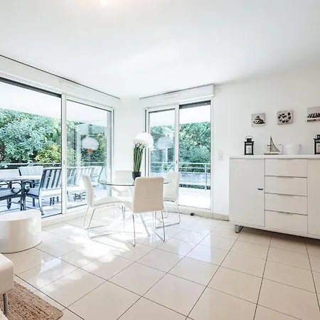Beautiful And Spacious 2 Bed With Pool * Antibes