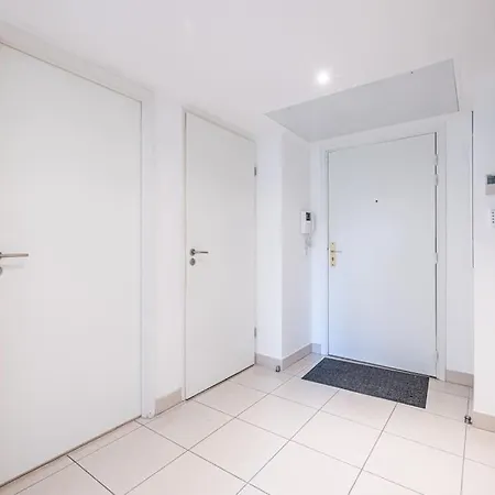 Beautiful And Spacious 2 Bed With Pool