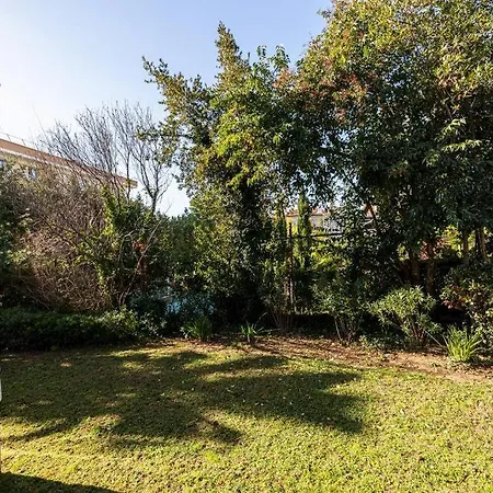 Beautiful And Spacious 2 Bed With Pool אנטיב