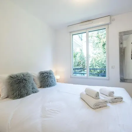 Beautiful And Spacious 2 Bed With Pool * Antibes