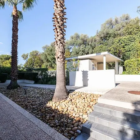דירה Beautiful And Spacious 2 Bed With Pool *